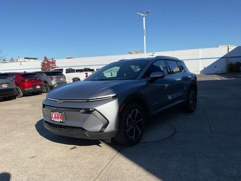 New 2026 Chevrolet Equinox EV LT image 3