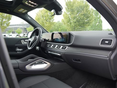 New 2026 Mercedes-Benz GLE 450e 4MATIC image 40