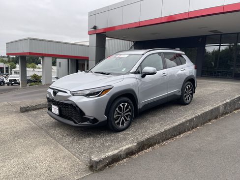 Certified 2024 Toyota Corolla Cross AWD Hybrid image 4
