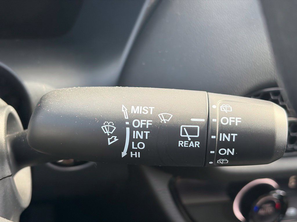 Used 2025 Honda HR-V LX image 24