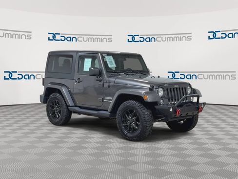 Used 2018 Jeep Wrangler Sport AWD/4WD image 2