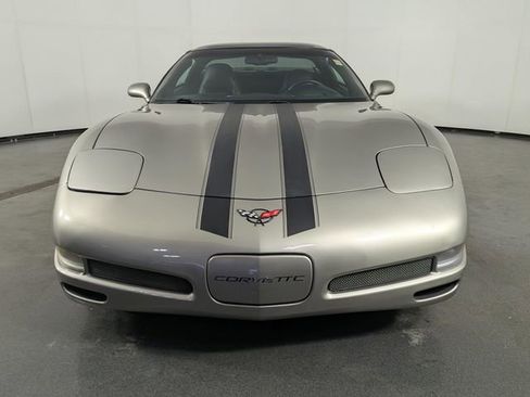 Used 1999 Chevrolet Corvette Coupe w/ Memory Pkg RWD image 3