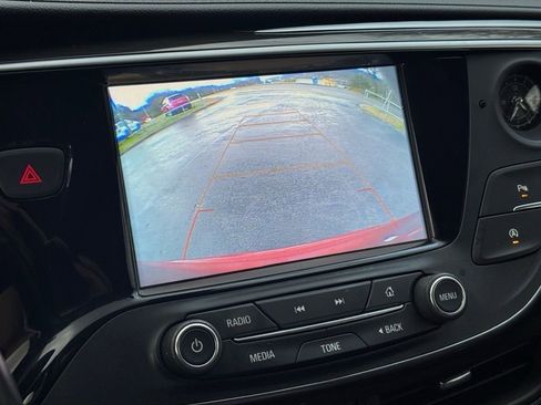 Used 2020 Buick Envision Essence image 23