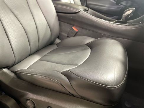 Used 2019 Buick Envision Essence image 23