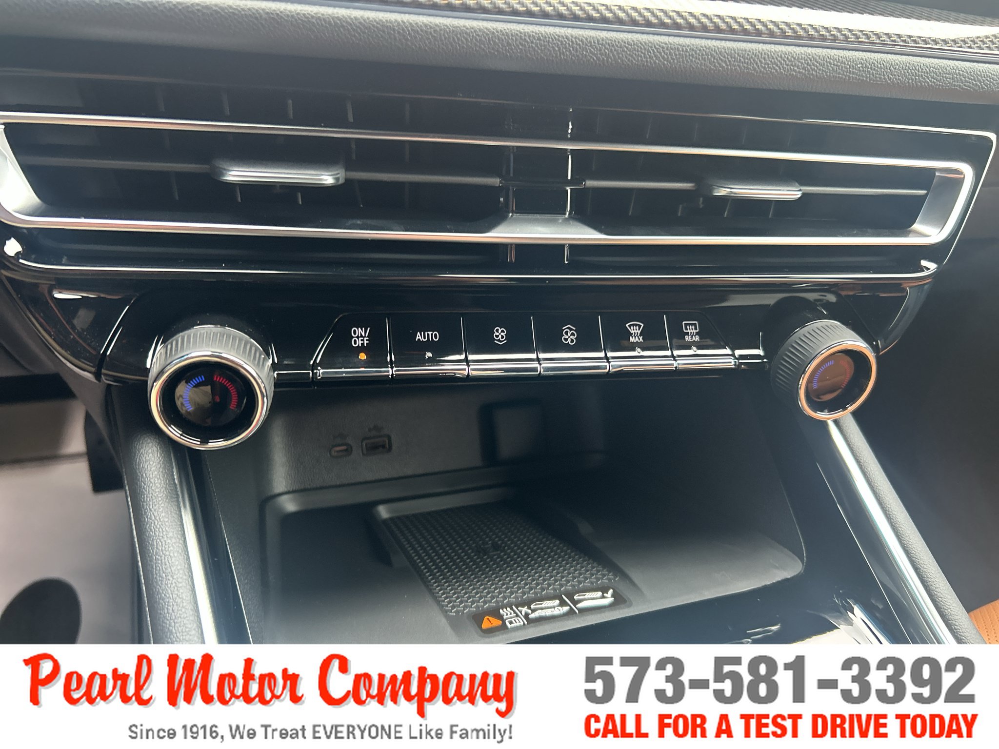 New 2027 Chevrolet Traverse Z71 w/ Enhanced Driving Package AWD/4WD image 19