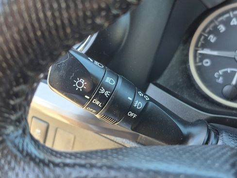 Used 2020 Toyota Tacoma SR5 image 34