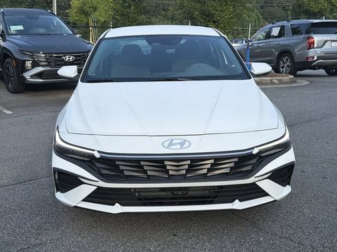 New 2026 Hyundai Elantra Hybrid FWD image 2