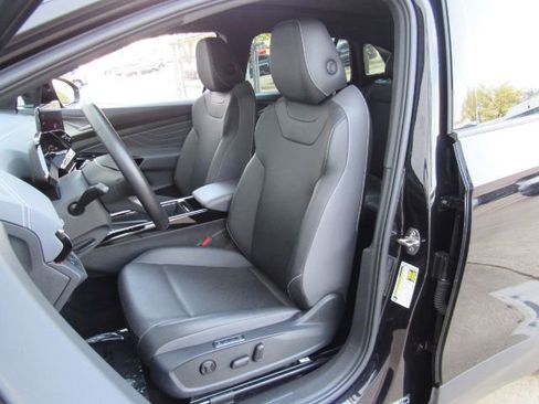 Used 2023 Volkswagen ID.4 S image 15