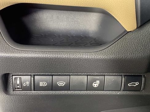 Used 2023 Toyota RAV4 XLE w/ Convenience Package AWD/4WD image 15