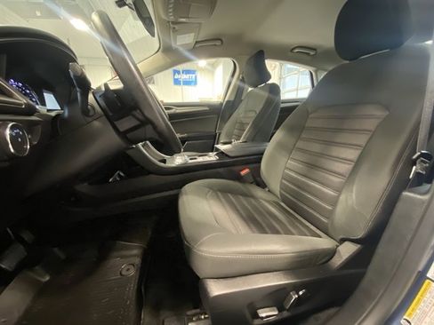 Used 2018 Ford Fusion SE w/ Fusion SE Technology Package image 10