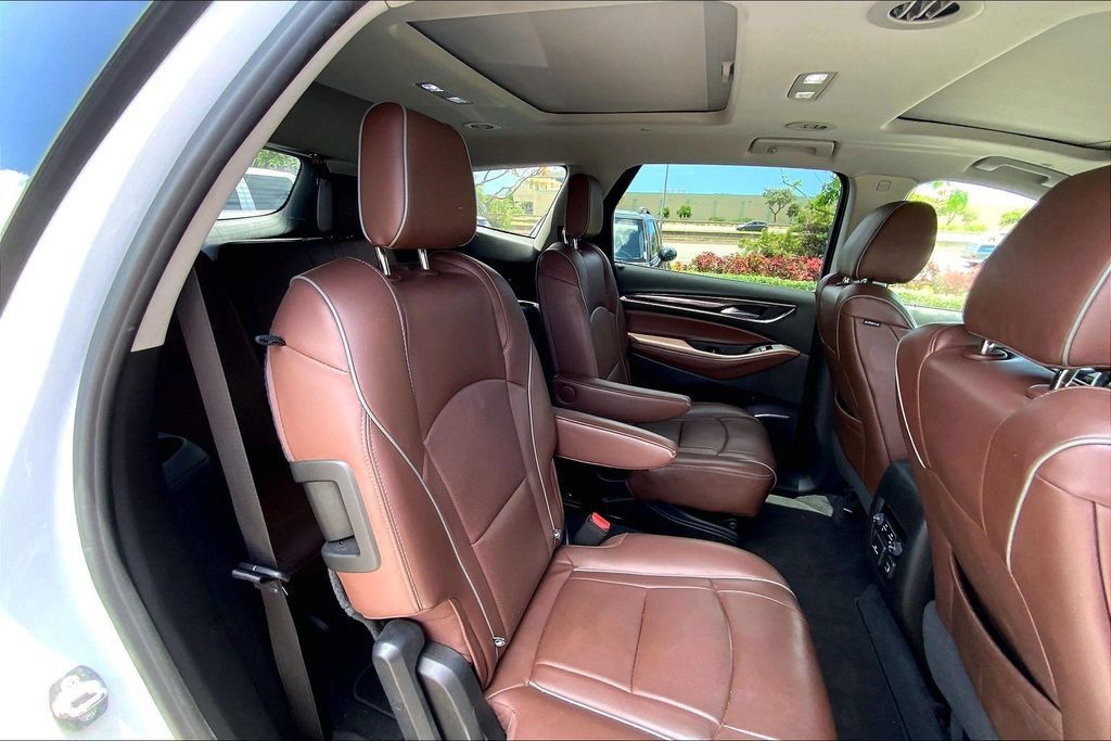 Used 2018 Buick Enclave Avenir w/ Avenir Technology Package FWD image 24