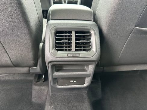 Certified 2024 Volkswagen Taos SE AWD/4WD image 33