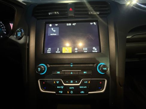 Used 2018 Ford Fusion SE w/ Equipment Group 601A image 17