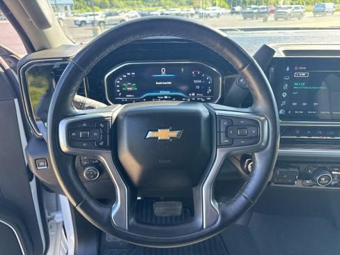 Used 2025 Chevrolet Silverado 2500 LT w/ Safety Package AWD/4WD image 22