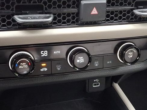 Used 2025 Honda HR-V LX image 15