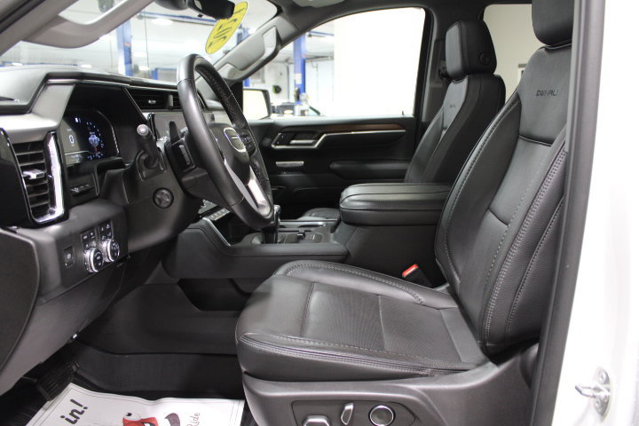 Used 2024 GMC Sierra 1500 Denali w/ Denali Reserve Package AWD/4WD image 20