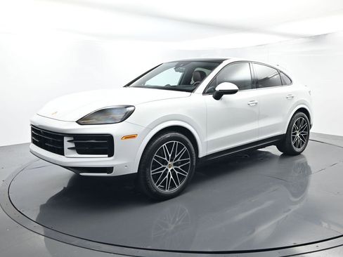 Certified 2024 Porsche Cayenne Coupe AWD/4WD image 1