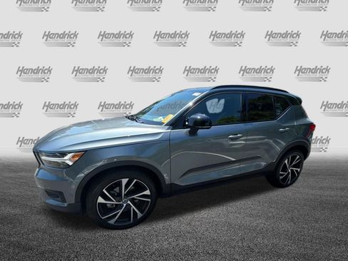 Used 2019 Volvo XC40 T5 R-Design AWD/4WD image 8