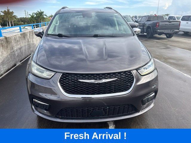Used 2023 Chrysler Pacifica Limited FWD image 17
