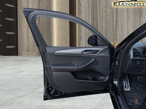 Used 2021 BMW X4 xDrive30i w/ M Sport Package image 17