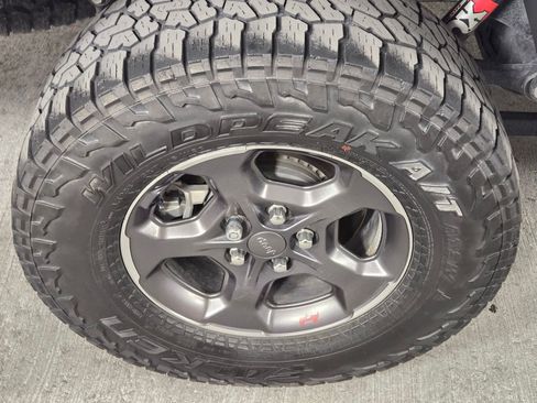 Used 2020 Jeep Gladiator Rubicon image 10