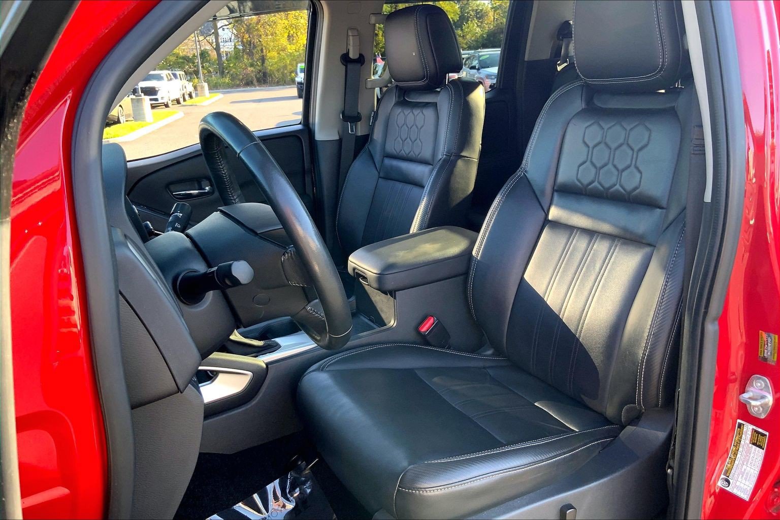 Used 2023 Nissan Frontier SV w/ SV Premium Package AWD/4WD image 8