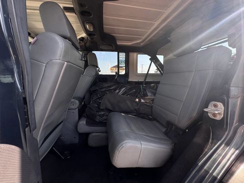 Used 2007 Jeep Wrangler Unlimited Sahara w/ Dual Top Group AWD/4WD image 19