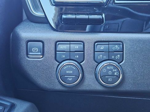 Used 2025 Chevrolet Silverado 3500 High Country w/ Technology Package image 29