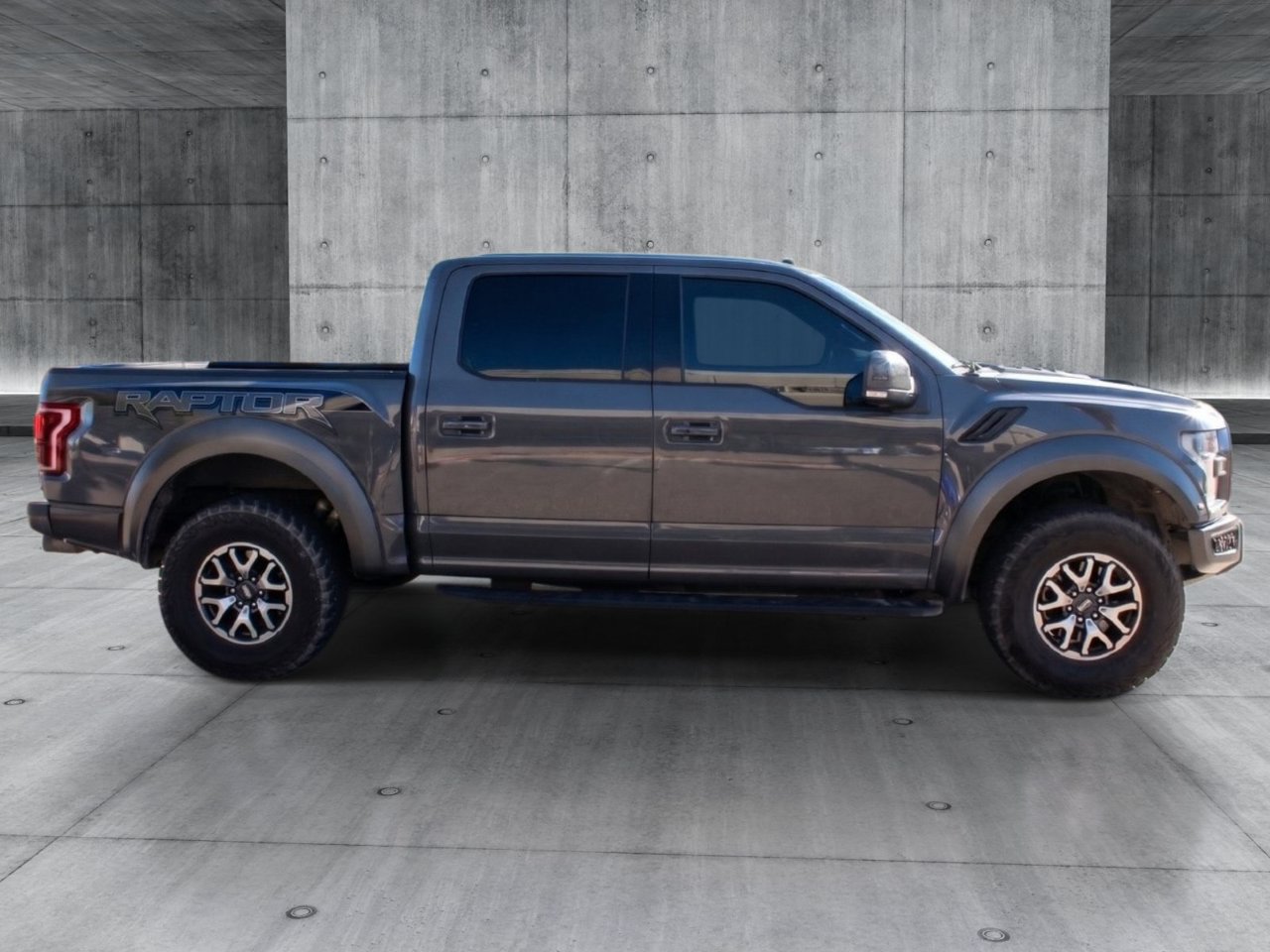 Used 2018 Ford F150 Raptor w/ Equipment Group 802A Luxury AWD/4WD image 5