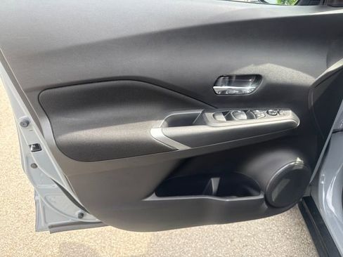 Used 2023 Nissan Kicks SV FWD image 9