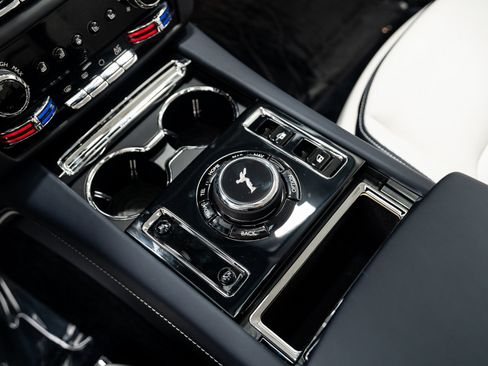 Used 2025 Rolls-Royce Spectre w/ Spectre Launch Package image 34