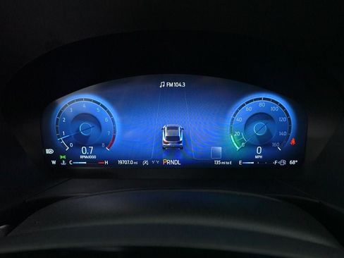 Certified 2025 Ford Escape Platinum AWD/4WD image 18