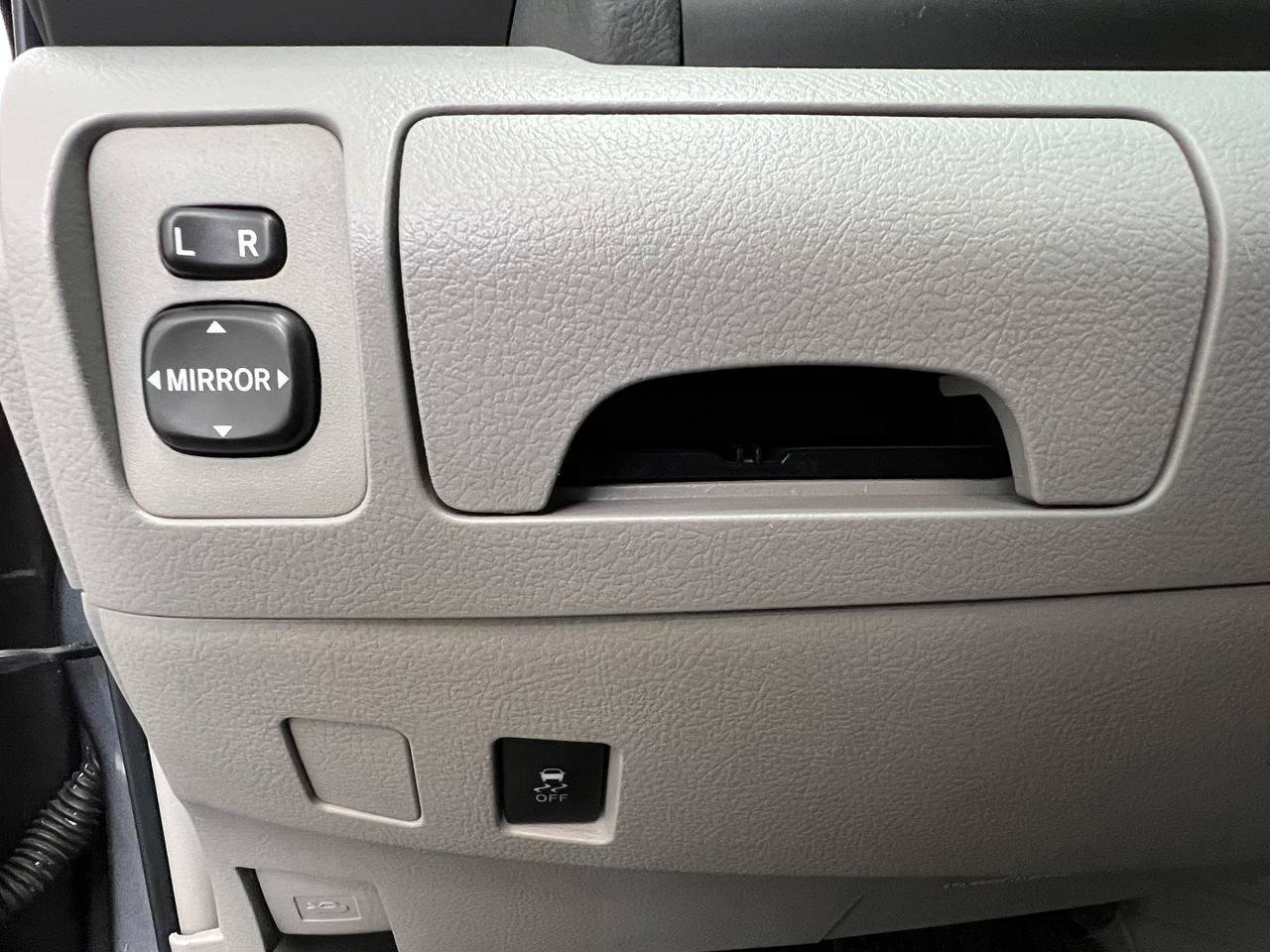 Used 2011 Toyota Camry XLE w/ XLE Extra-Value Pkg #2 FWD image 24