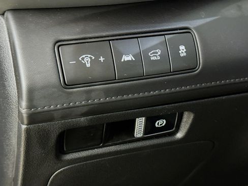 Used 2023 Hyundai Santa Fe SEL w/ Premium Package image 14