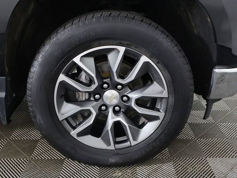 Used 2023 Chevrolet Silverado 1500 LT AWD/4WD image 18
