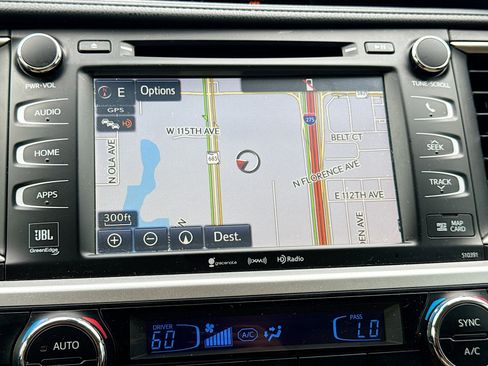 Used 2018 Toyota Highlander Limited FWD image 32