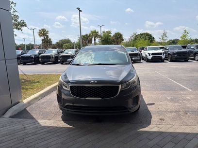 Used 2017 Kia Sedona LX