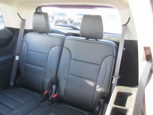 Used 2021 GMC Acadia Denali w/ Denali Ultimate Package image 21