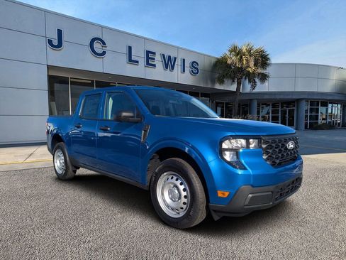 New 2025 Ford Maverick XL image 1