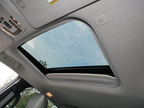 Certified 2025 Toyota Sienna XLE FWD image 27