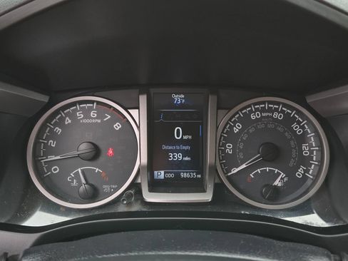 Used 2017 Toyota Tacoma SR5 AWD/4WD image 19