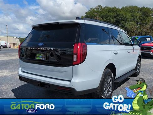 Used 2025 Ford Expedition Active image 5