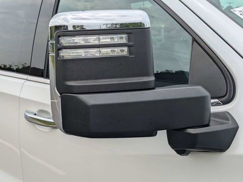 Used 2021 Chevrolet Silverado 1500 High Country w/ Technology Package AWD/4WD image 13