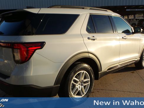 New 2026 Ford Explorer Active image 5