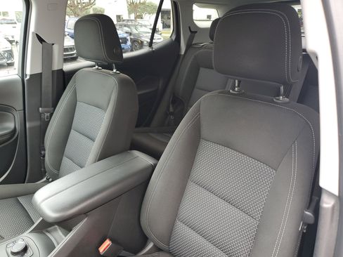 Used 2023 GMC Terrain SLE w/ Driver Convenience Package image 20