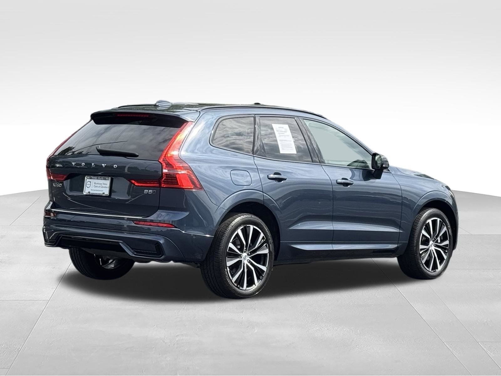 Used 2023 Volvo XC60 B5 Plus w/ Climate Package AWD/4WD image 4