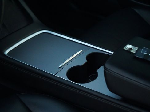 Used 2021 Tesla Model 3 Standard Range Plus image 36