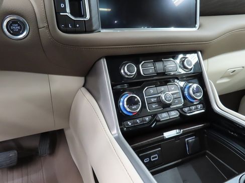 Used 2024 GMC Yukon Denali image 61