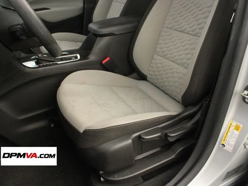 Used 2018 Chevrolet Equinox LS FWD image 17