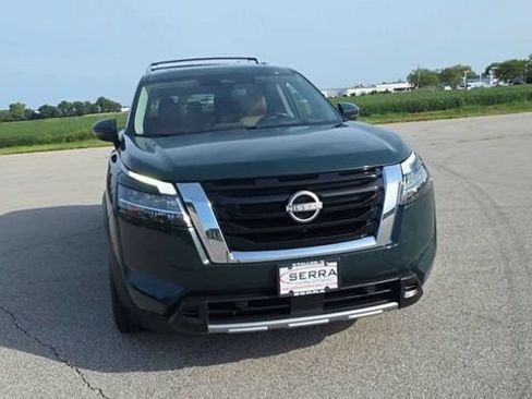 Used 2023 Nissan Pathfinder Platinum AWD/4WD image 2